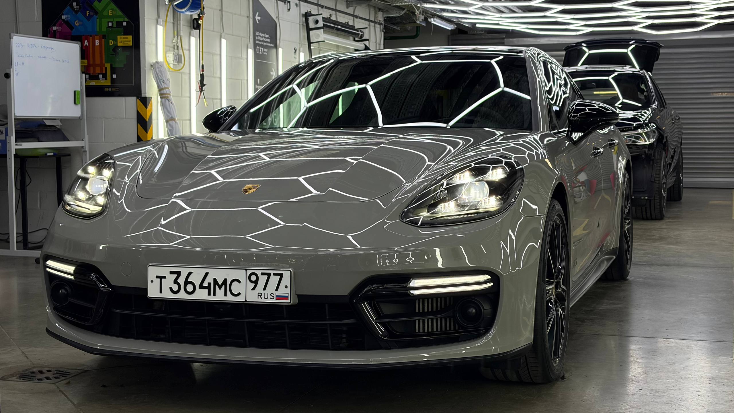 Панель и колесо Porsche